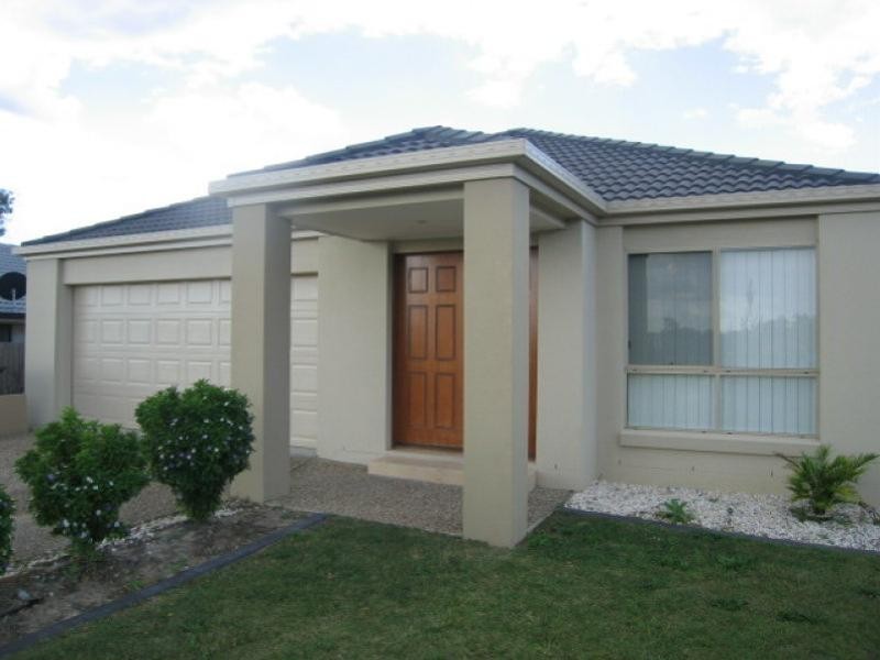 30 Naracoorte Place, Parkinson QLD 4115