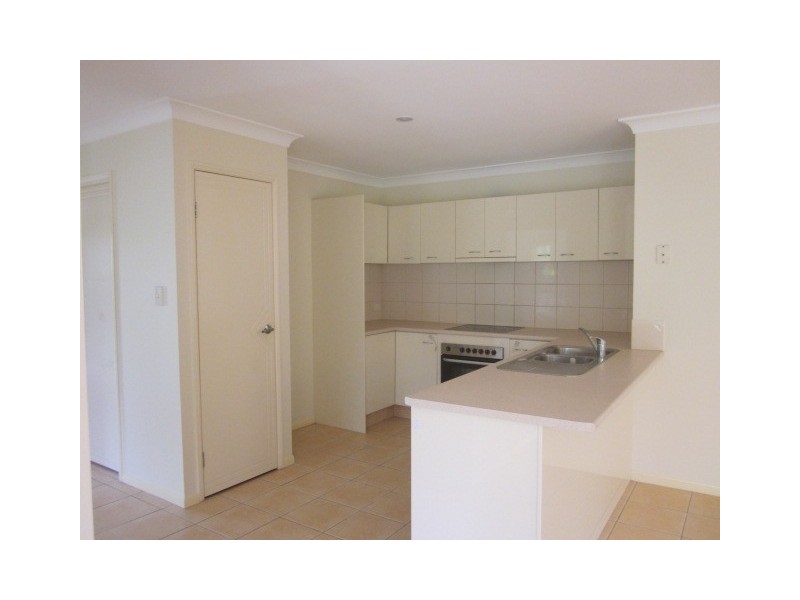 30 Naracoorte Place, Parkinson QLD 4115