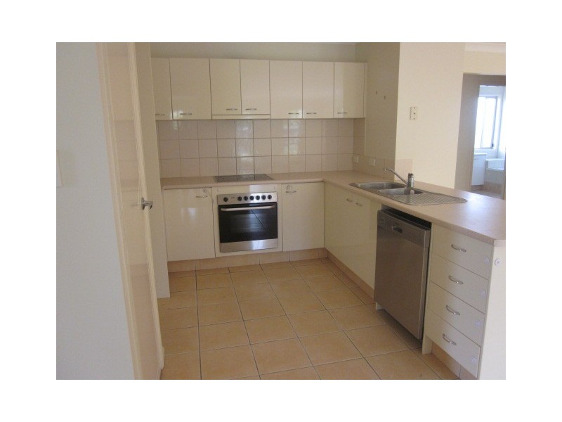 30 Naracoorte Place, Parkinson QLD 4115