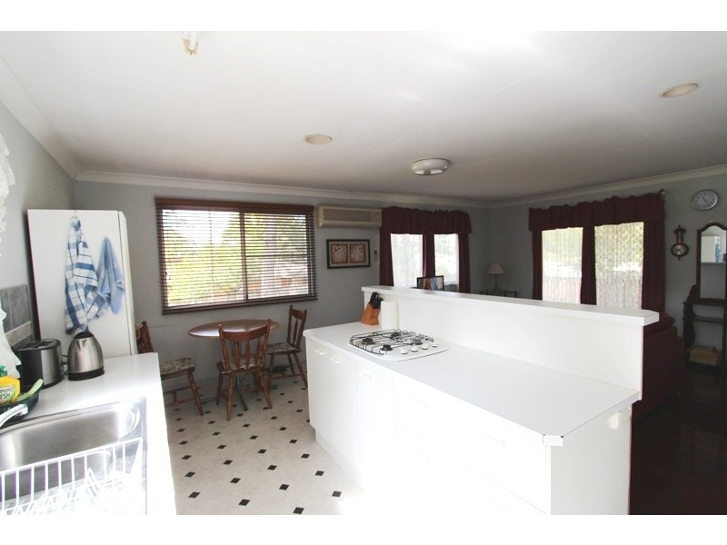 42 Paradise Road, Slacks Creek QLD 4127