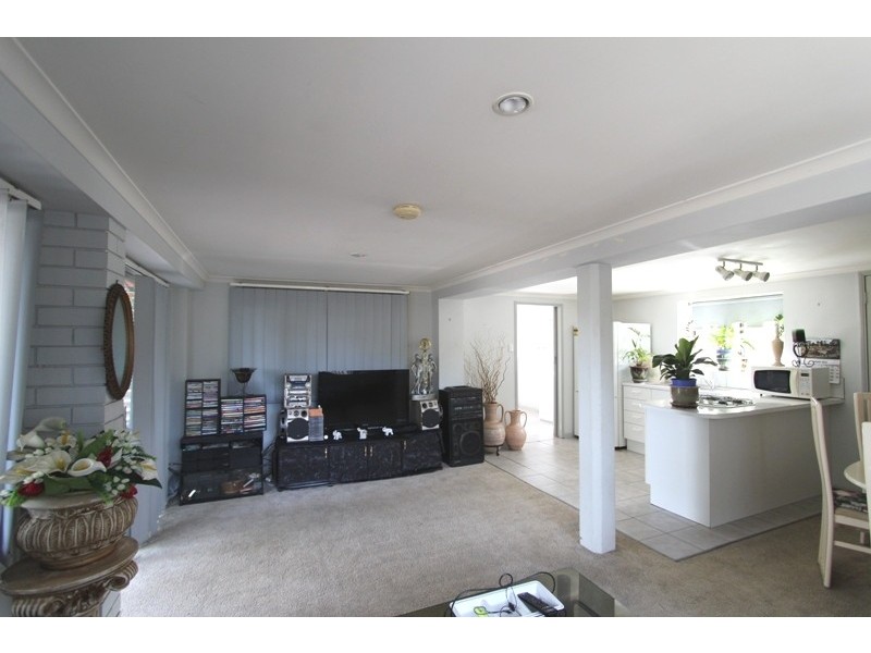 42 Paradise Road, Slacks Creek QLD 4127