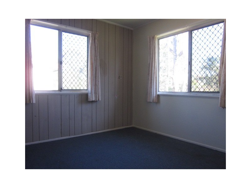 8 Redford Street, Kingston QLD 4114