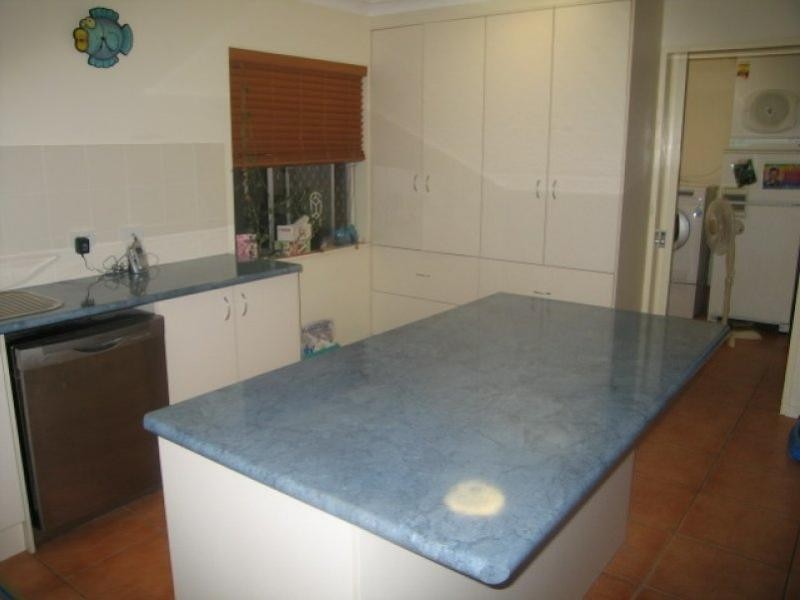 7 Lake Road, Slacks Creek QLD 4127