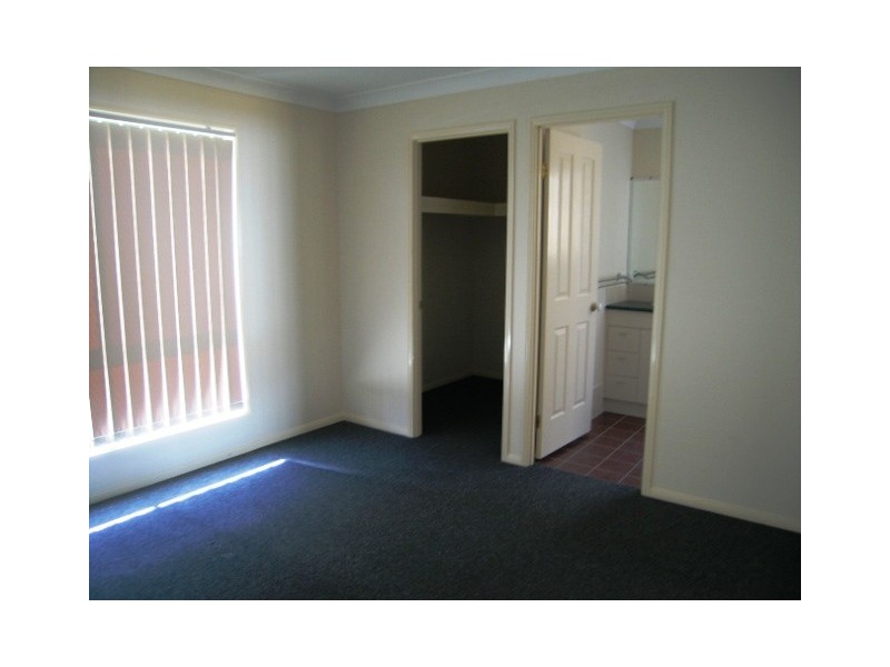 37 Aberdeen Crescent, Kuraby QLD 4112