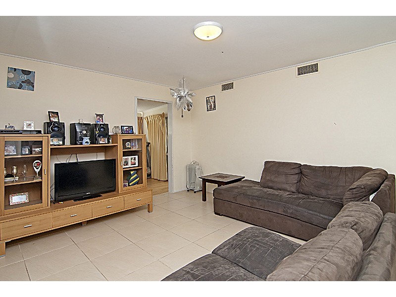 17 Woody Avenue, Kingston QLD 4114
