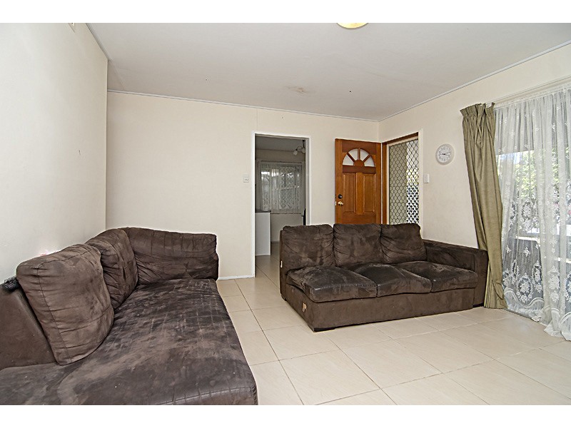 17 Woody Avenue, Kingston QLD 4114