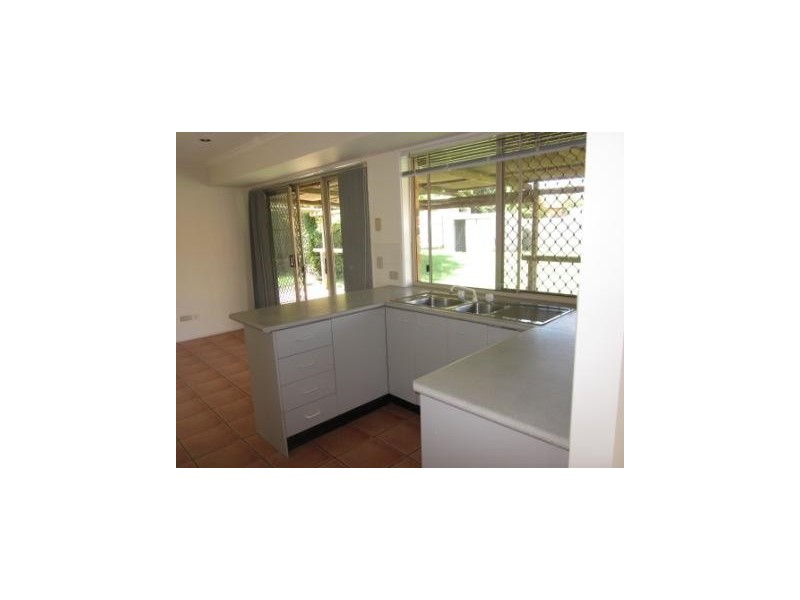 65 Barossa Street, Kingston QLD 4114