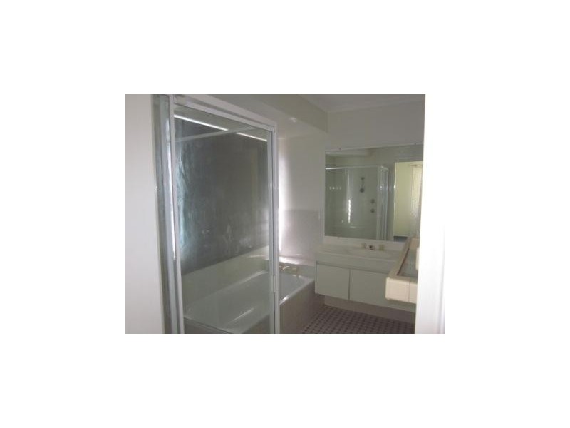 65 Barossa Street, Kingston QLD 4114