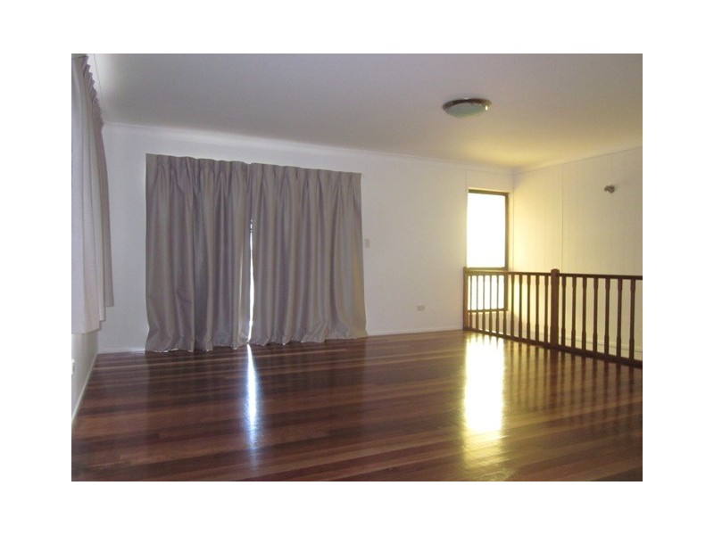 135 BARBARALLA DRIVE, Springwood QLD 4127