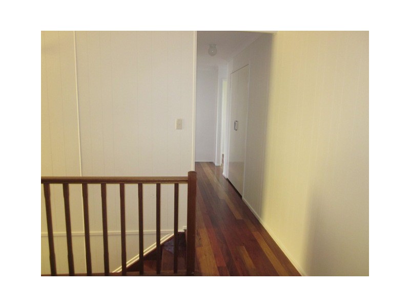 135 BARBARALLA DRIVE, Springwood QLD 4127