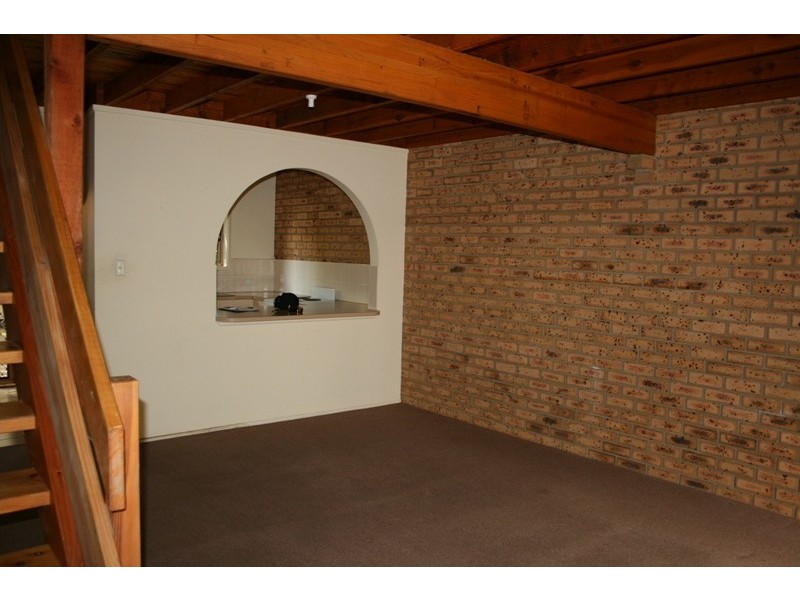 2/38 Charles Ave, Logan Central QLD 4114