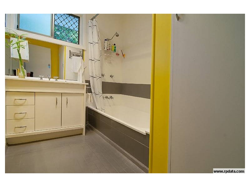241 Kingston Road, Woodridge QLD 4114