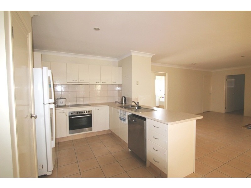 30 Naracoorte Place, Parkinson QLD 4115