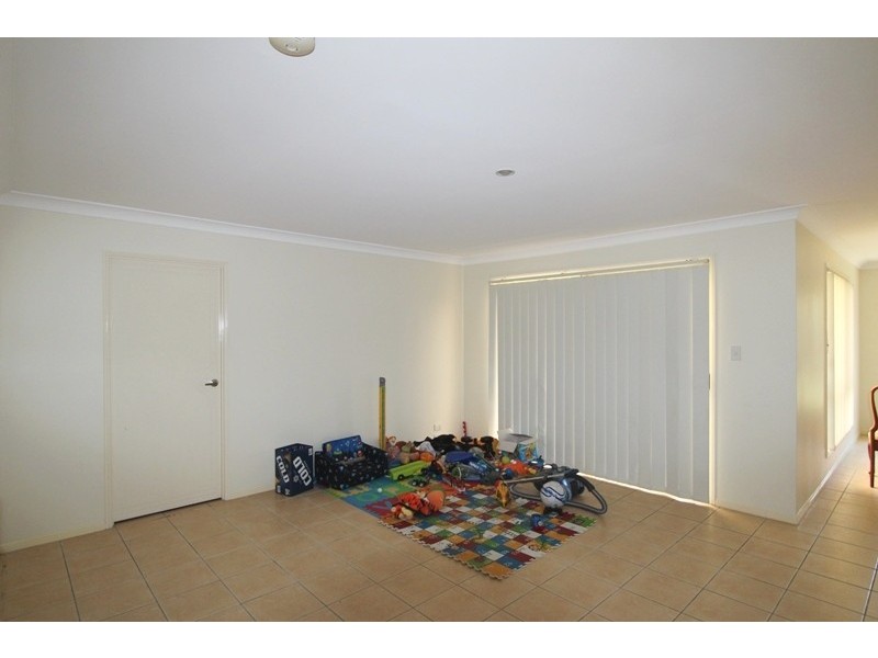 30 Naracoorte Place, Parkinson QLD 4115