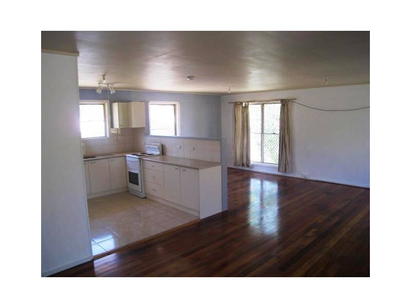 11 Fleur Street, Woodridge QLD 4114