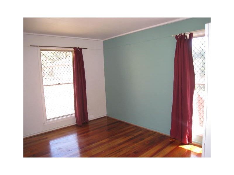 11 Fleur Street, Woodridge QLD 4114
