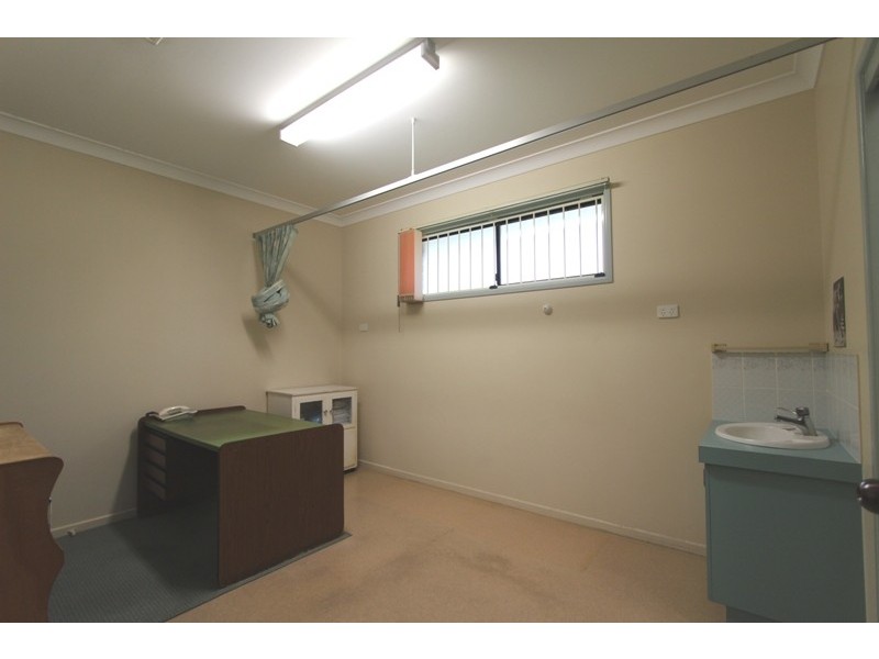 1  Yalumba Street, Kingston QLD 4114