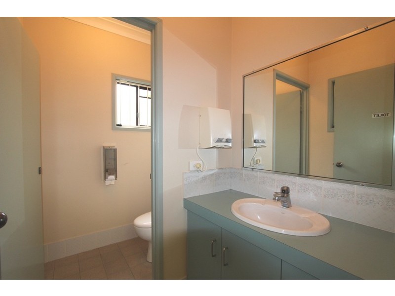 1  Yalumba Street, Kingston QLD 4114