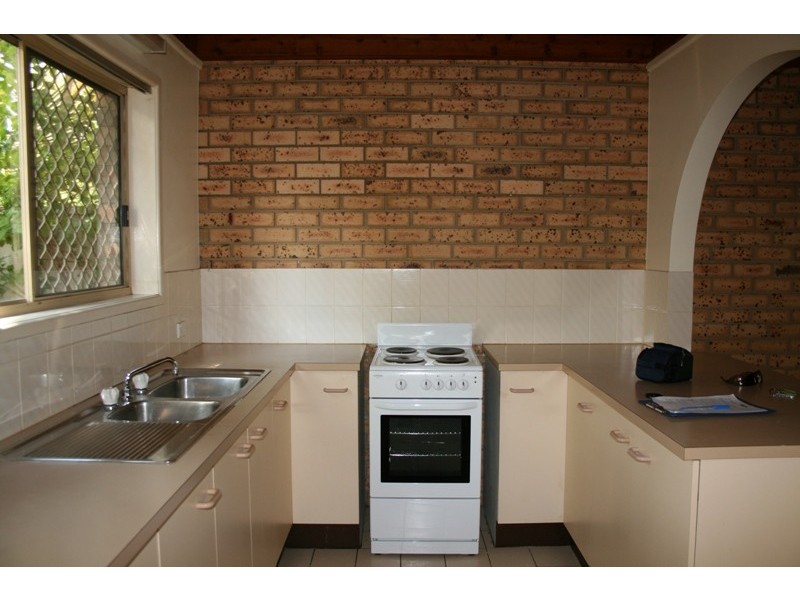 2/38 Charles Ave, Logan Central QLD 4114