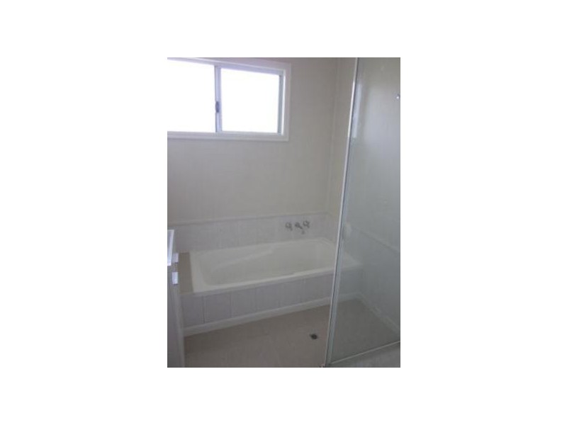 28 Oakland Av, Woodridge QLD 4114