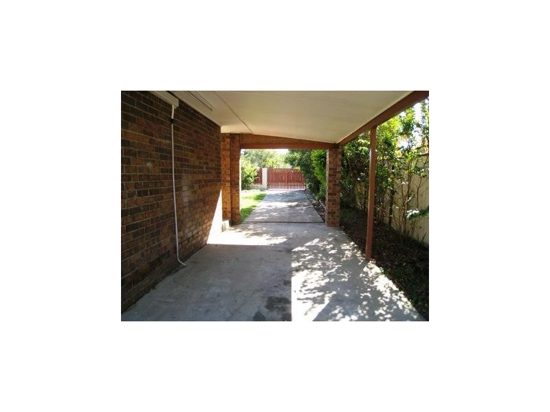6  Macbeth Street, Kingston QLD 4114