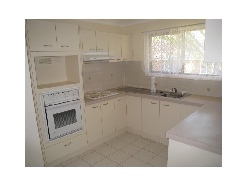 4   Albert Street, Woodridge QLD 4114