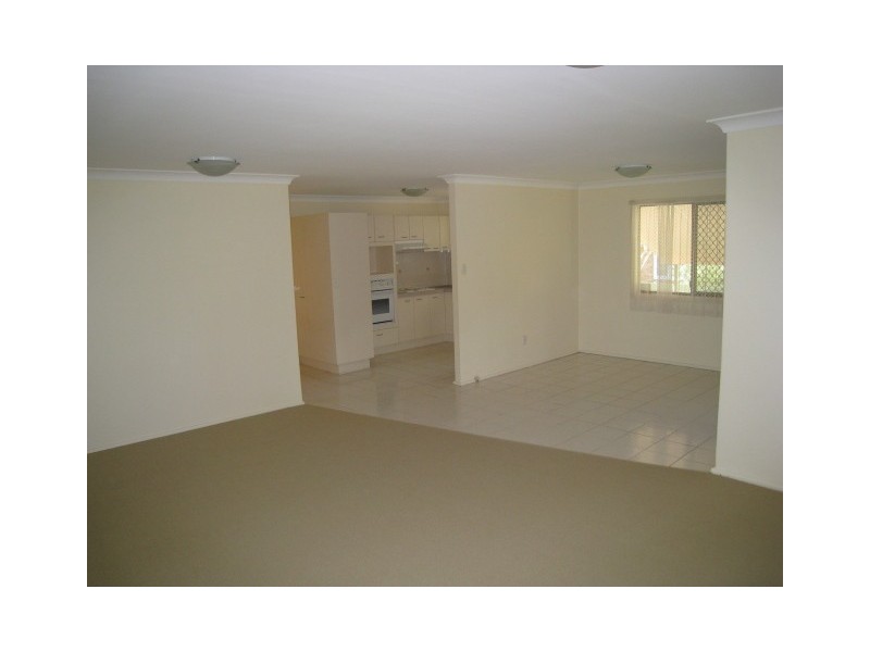 4   Albert Street, Woodridge QLD 4114