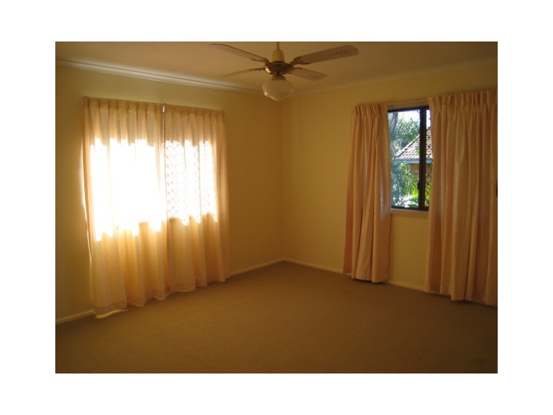 4   Albert Street, Woodridge QLD 4114