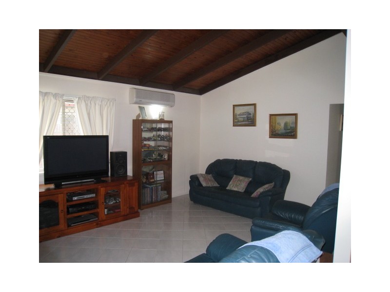 9  Canopus Court, Kingston QLD 4114