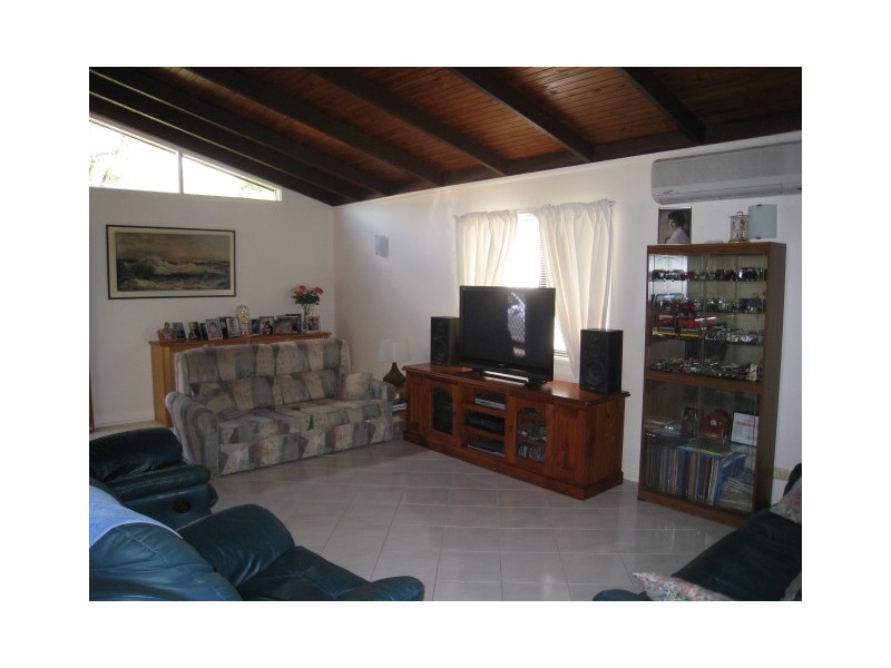 9  Canopus Court, Kingston QLD 4114