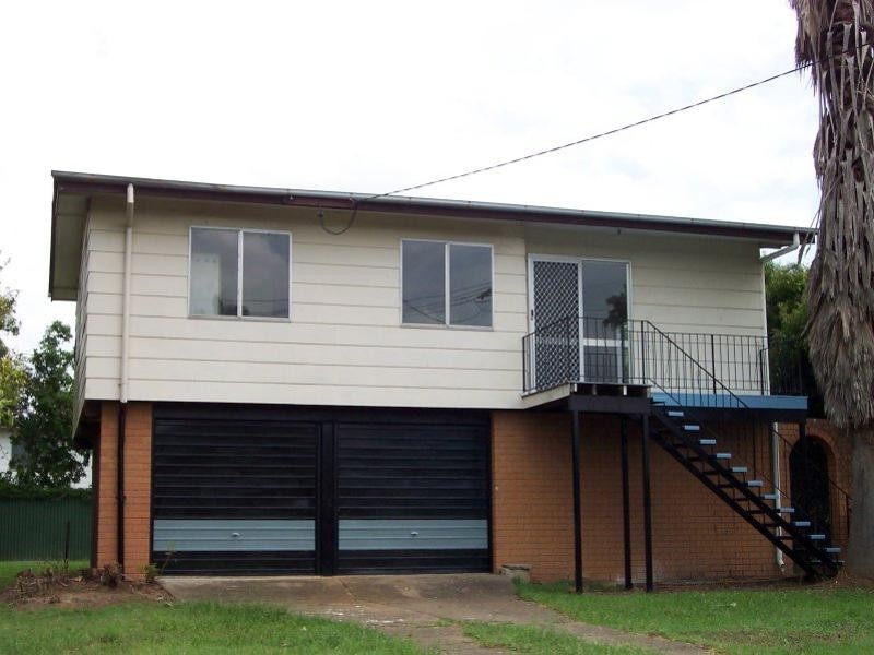 10  Carcoola Street, Kingston QLD 4114