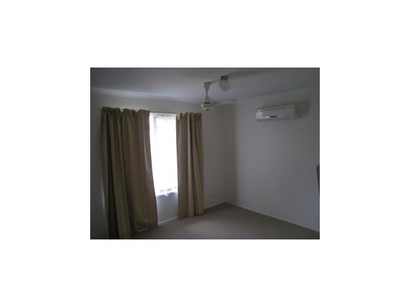 4/11  Cleopatra Street, Kingston QLD 4114