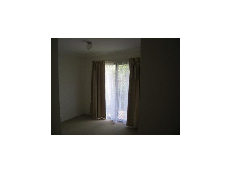 4/11  Cleopatra Street, Kingston QLD 4114