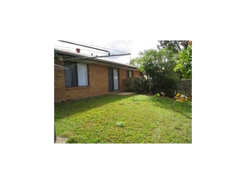 4/11  Cleopatra Street, Kingston QLD 4114