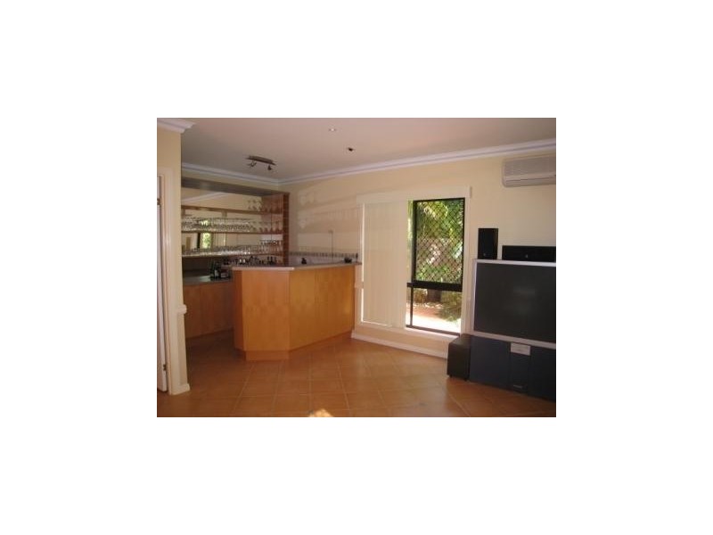 98  Stiller Drive, Kuraby QLD 4112