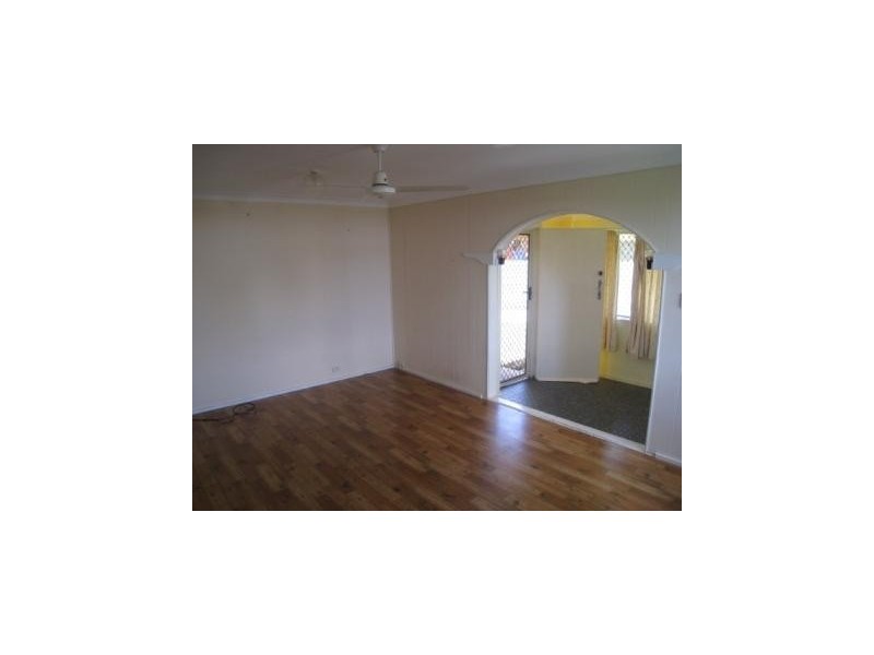 8 Dawson Street, Woodridge QLD 4114