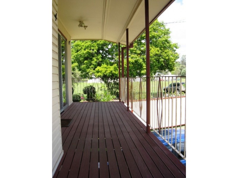 4 Kingston Court, Kingston QLD 4114