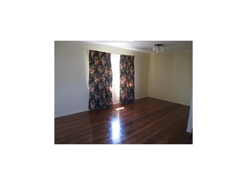 143  Station Road, Woodridge QLD 4114