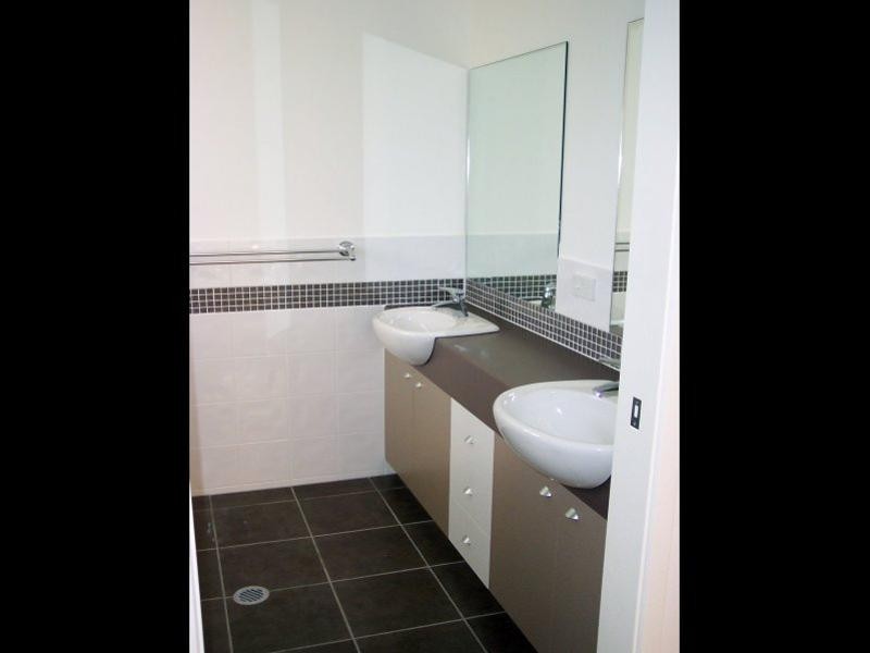 24B  Westgate Avenue, Springwood QLD 4127
