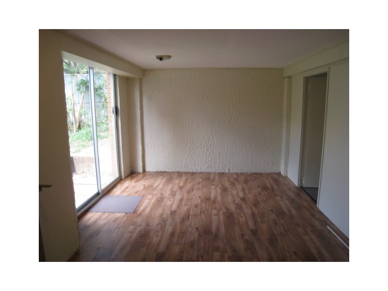 1 Balmoral Street, Kingston QLD 4114