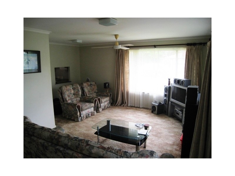 8   Caloola Drive, Springwood QLD 4127