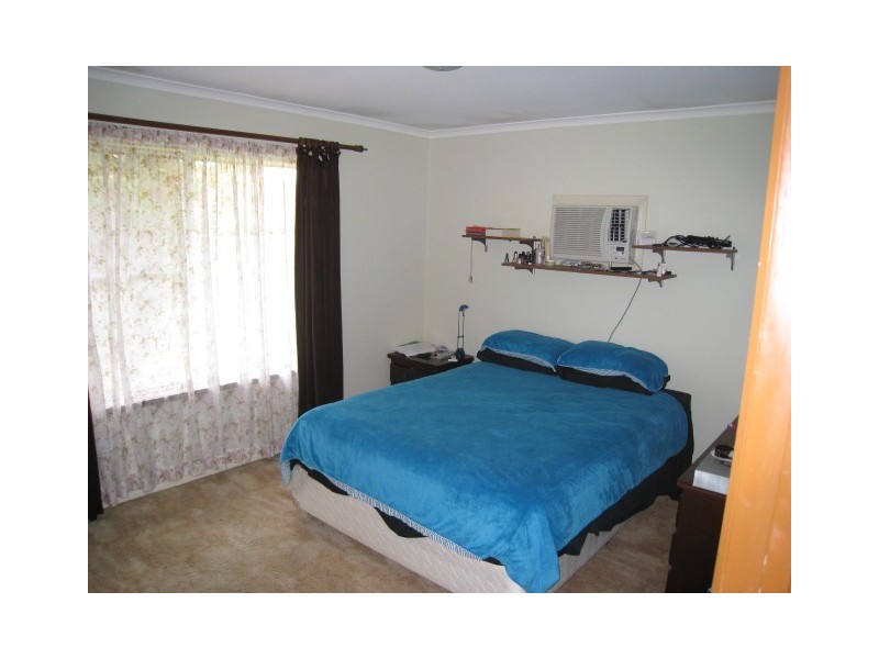 8   Caloola Drive, Springwood QLD 4127