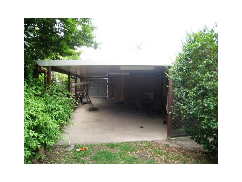 8   Caloola Drive, Springwood QLD 4127