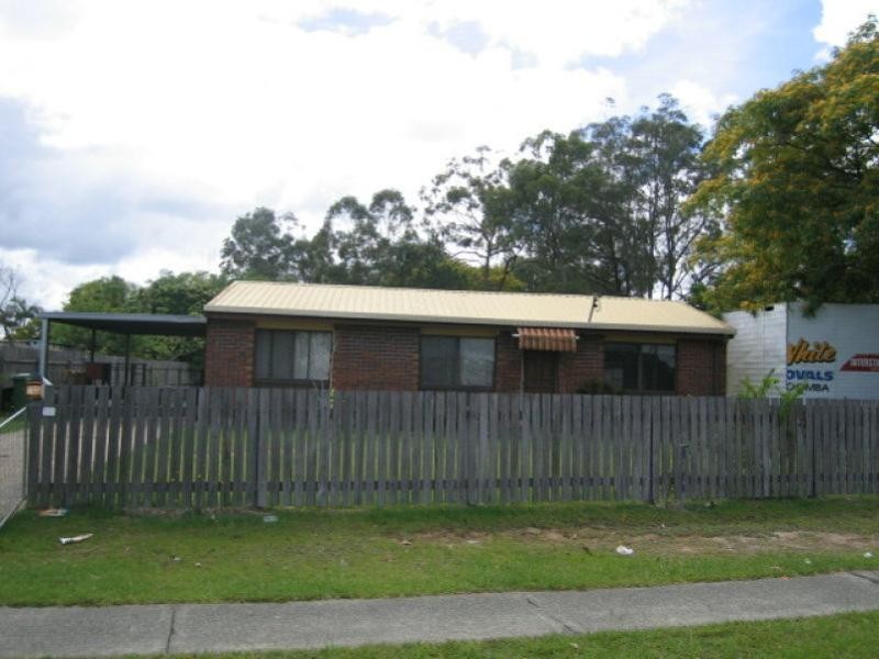 28 Lyngrove Street, Kingston QLD 4114