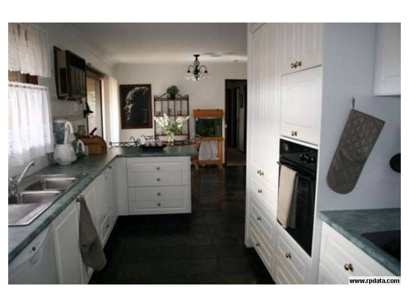 27 Cliff Road, Freemans Reach NSW 2756