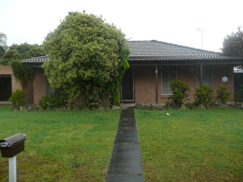 7 Scarvell Place, Mcgraths Hill NSW 2756