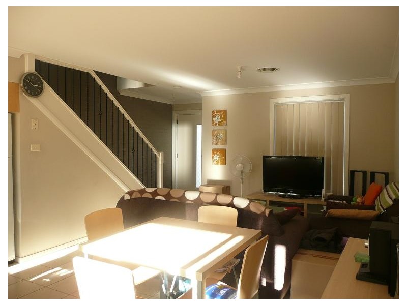 2/63 Mullinger Lane, South Windsor NSW 2756