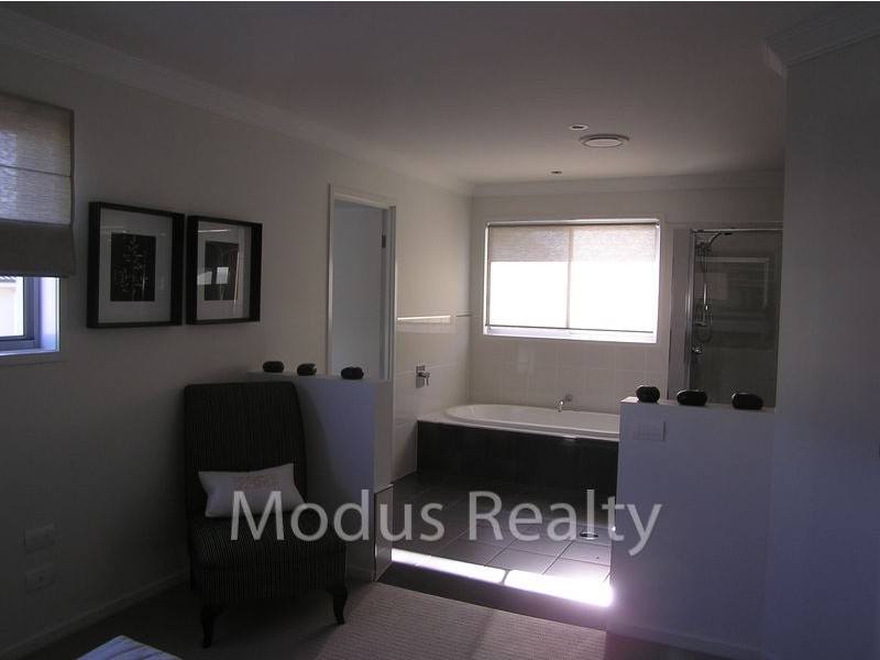94 John Markwell Parade, Daisy Hill QLD 4127