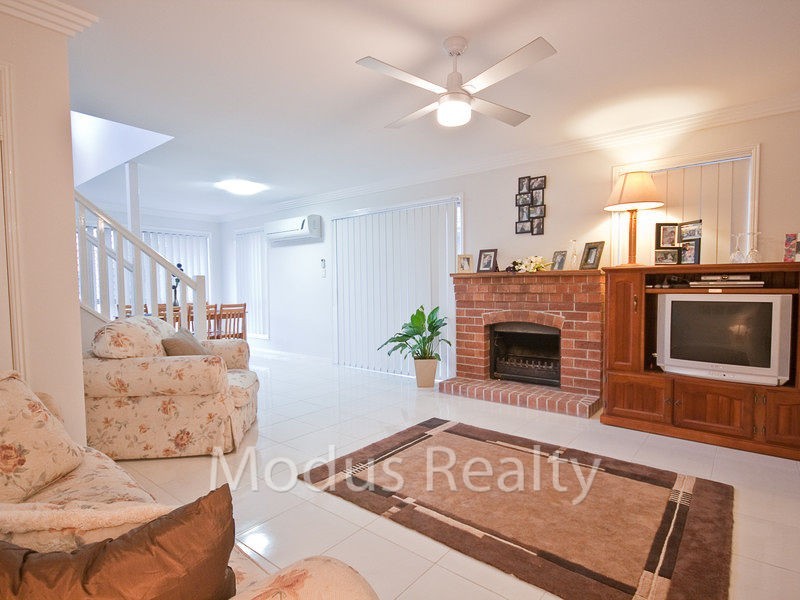 10 Gillespie Close, Edens Landing QLD 4207