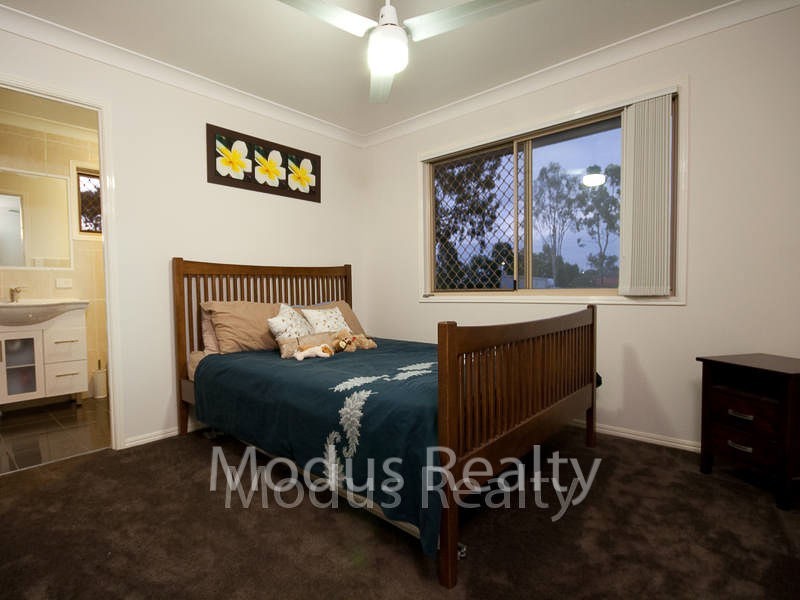 10 Gillespie Close, Edens Landing QLD 4207